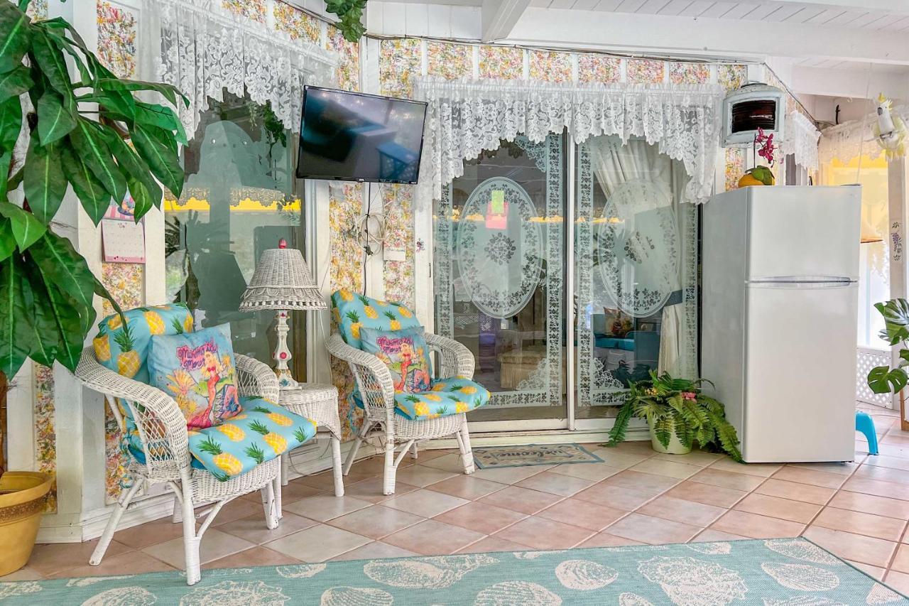 Apartamento Pams Mermaid House With Riverfront Yard And Lanai! Weeki Wachee Exterior foto