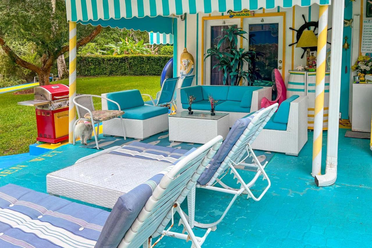 Apartamento Pams Mermaid House With Riverfront Yard And Lanai! Weeki Wachee Exterior foto
