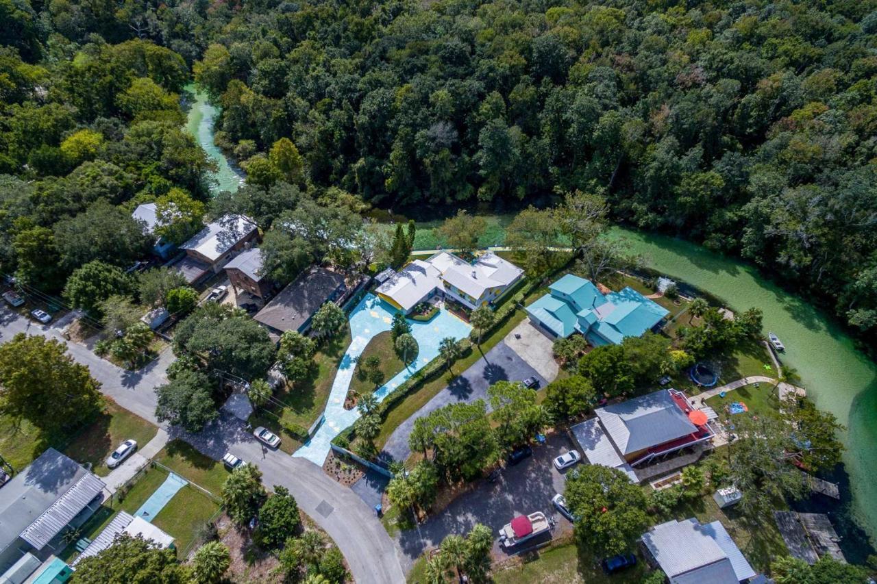 Apartamento Pams Mermaid House With Riverfront Yard And Lanai! Weeki Wachee Exterior foto