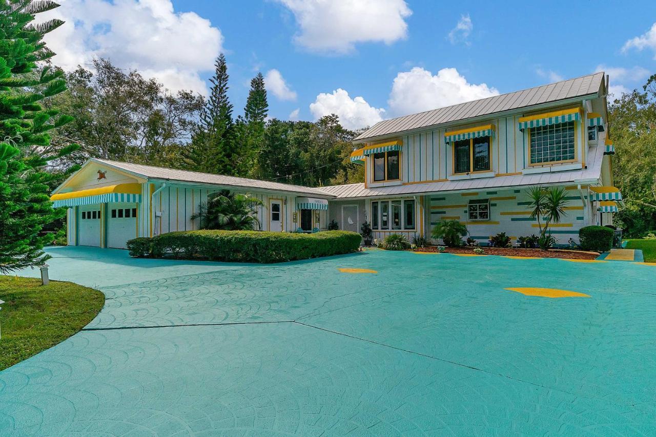 Apartamento Pams Mermaid House With Riverfront Yard And Lanai! Weeki Wachee Exterior foto